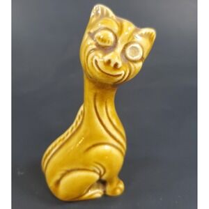Vintage Mid Century  Ceramic Cat Figurine Japan Winking Yellow MCM‎